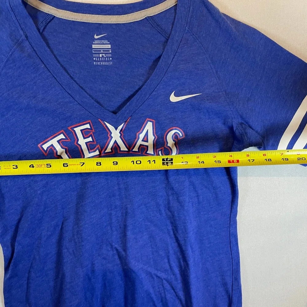 Nike Texas Rangers Women's V-Neck T-Shirt Royal Blue‎ Striped Sleeves - Size L
